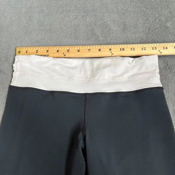 Lululemon Athletica Yoga Black Capri Back Pocket Legging Pant Women's Size 6 - Picture 5 of 8
